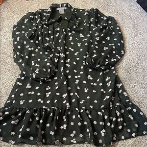 ⭐️ 3/$20 Lark + gray emerald floral dress size large